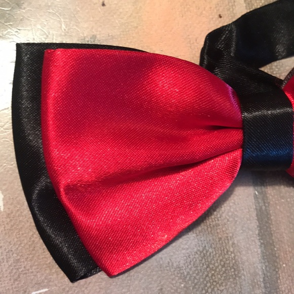 Double Layered Bow Tie - Picture 5 of 9